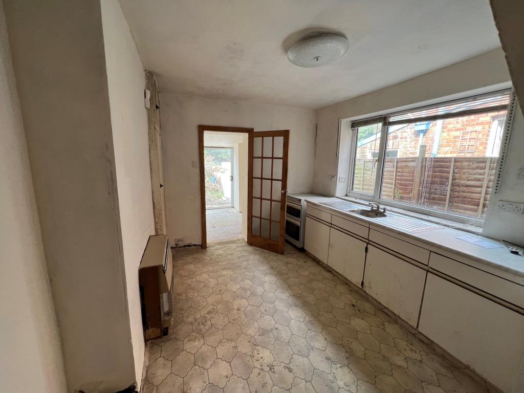 Lot: 82 - HOUSE FOR IMPROVEMENT - Kitchen of Three Bedroom House
